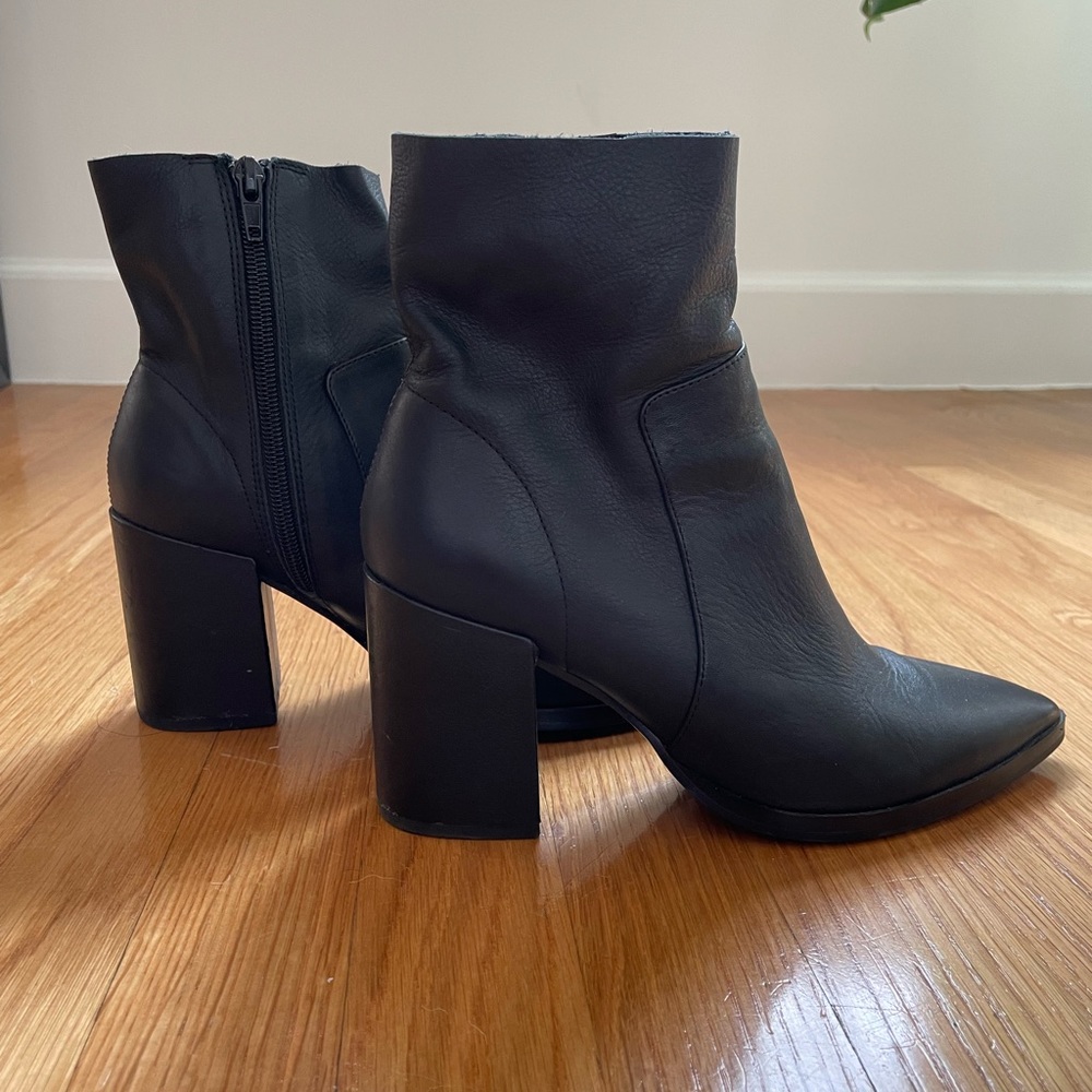 Tony Bianco Brazen Boot Ankle Boot Bootie Size 6 - image 1